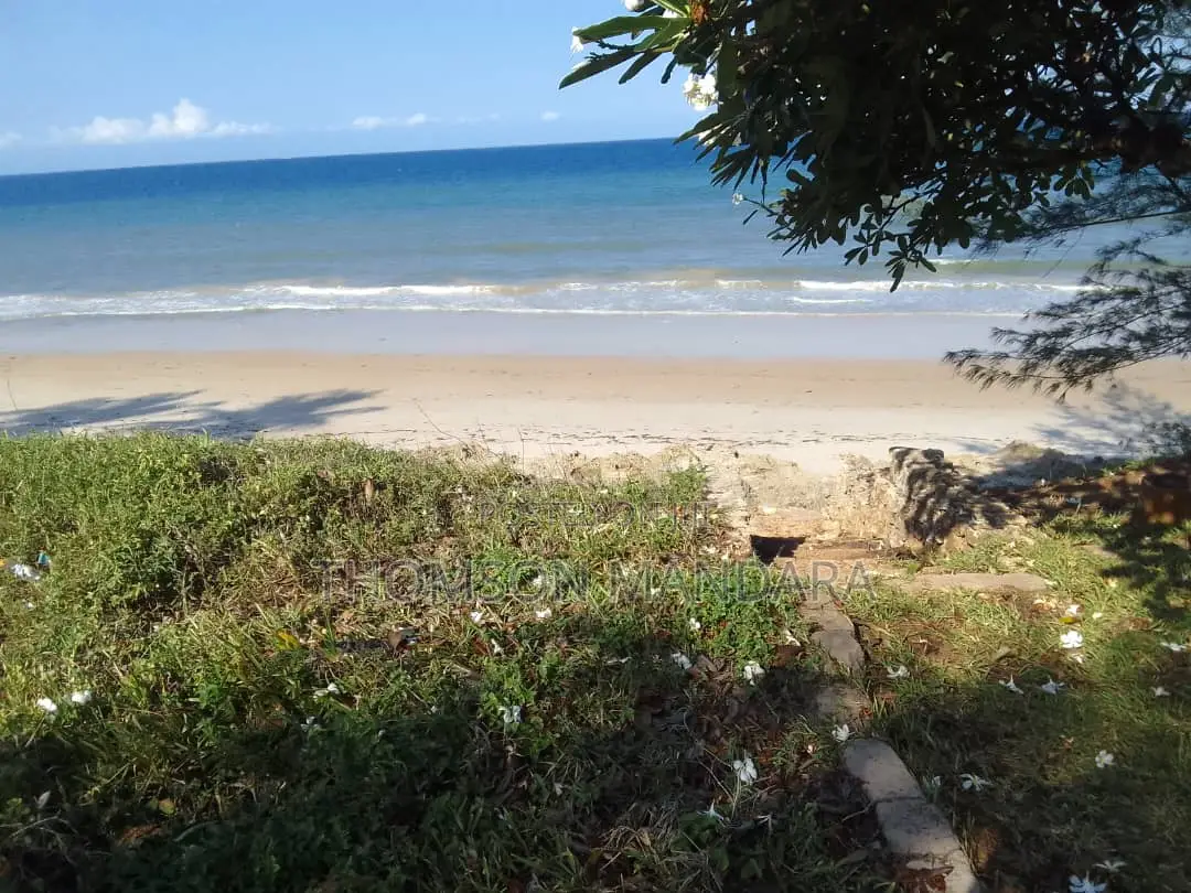 4bdrm Bungalow in Ras Kilomoni, Kunduchi for sale in Kunduchi