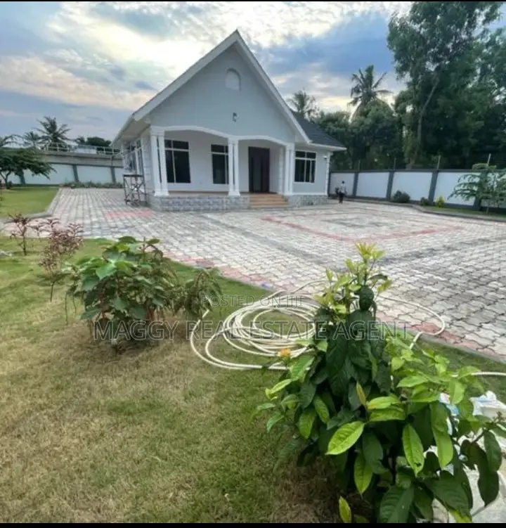 3bdrm House in Boko Magengeni, Bunju for rent in Bunju