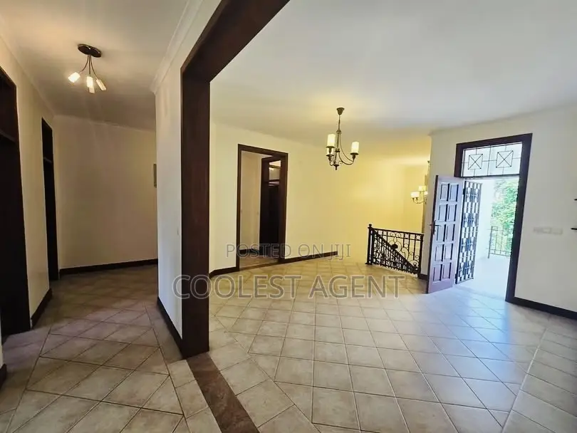 5bdrm Maisonette in Salasala, Kinondoni for sale in Kinondoni
