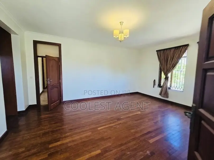 5bdrm Maisonette in Salasala, Kinondoni for sale in Kinondoni