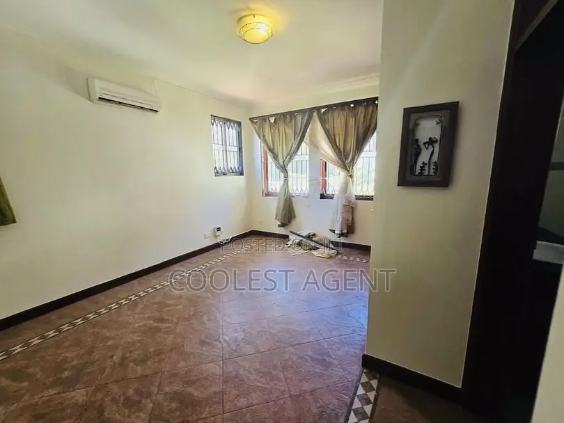 5bdrm Maisonette in Salasala, Kinondoni for sale in Kinondoni
