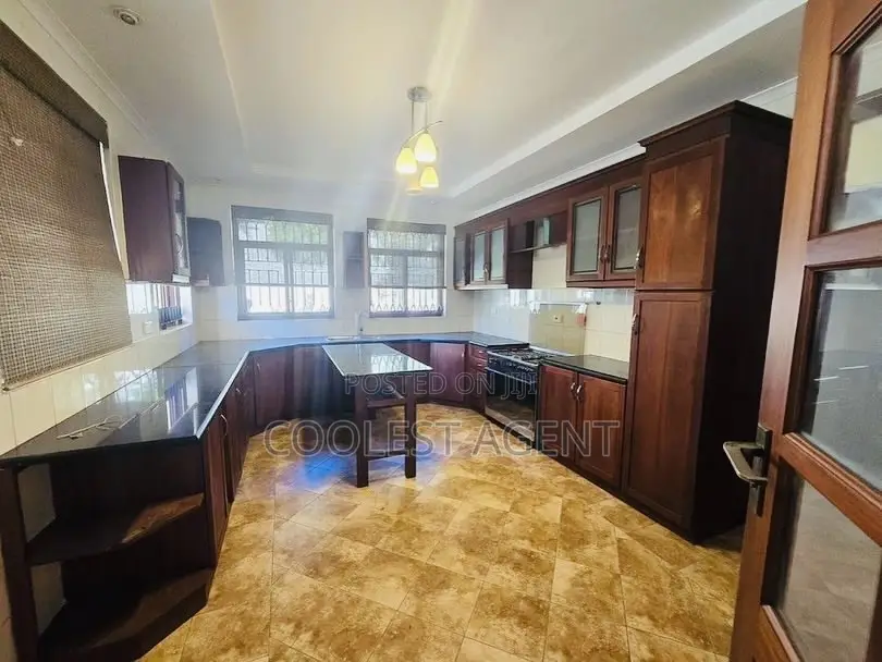 5bdrm Maisonette in Salasala, Kinondoni for sale in Kinondoni