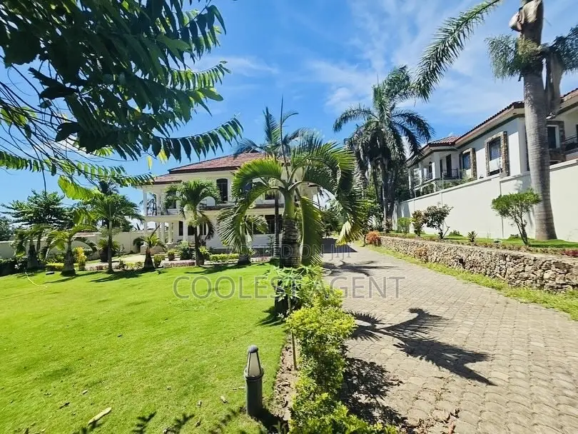 5bdrm Maisonette in Salasala, Kinondoni for sale in Kinondoni