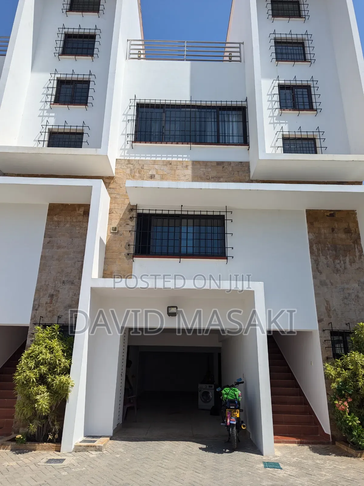 Furnished 3bdrm Villa in Peninsula Villas, Masaki for rent in Masaki
