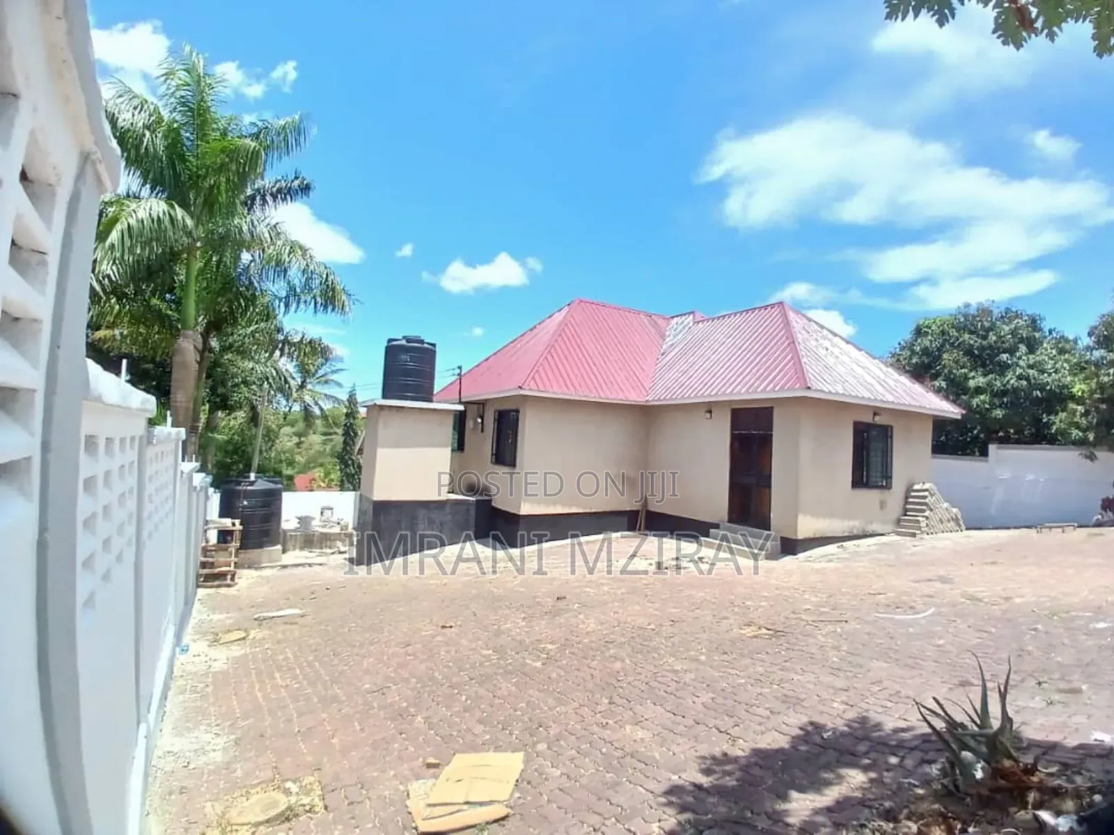 4bdrm Bungalow in Oyster Bay for sale in Oyster Bay