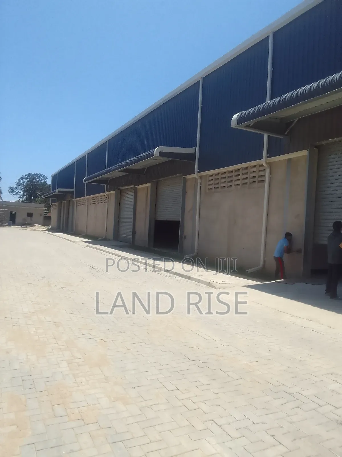 2000 SQM Warehouse in Tegeta in Tabata