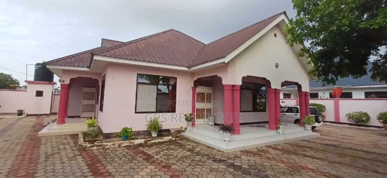 4bdrm House in Kibada Chekechea, Kinondoni for sale in Kinondoni