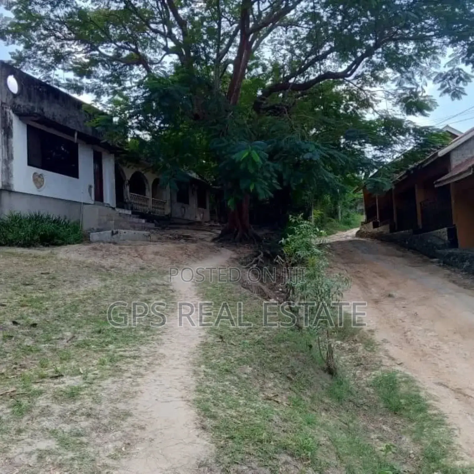 8bdrm House in Tangi Bovu, Mbezi Beach for sale in Mbezi Beach