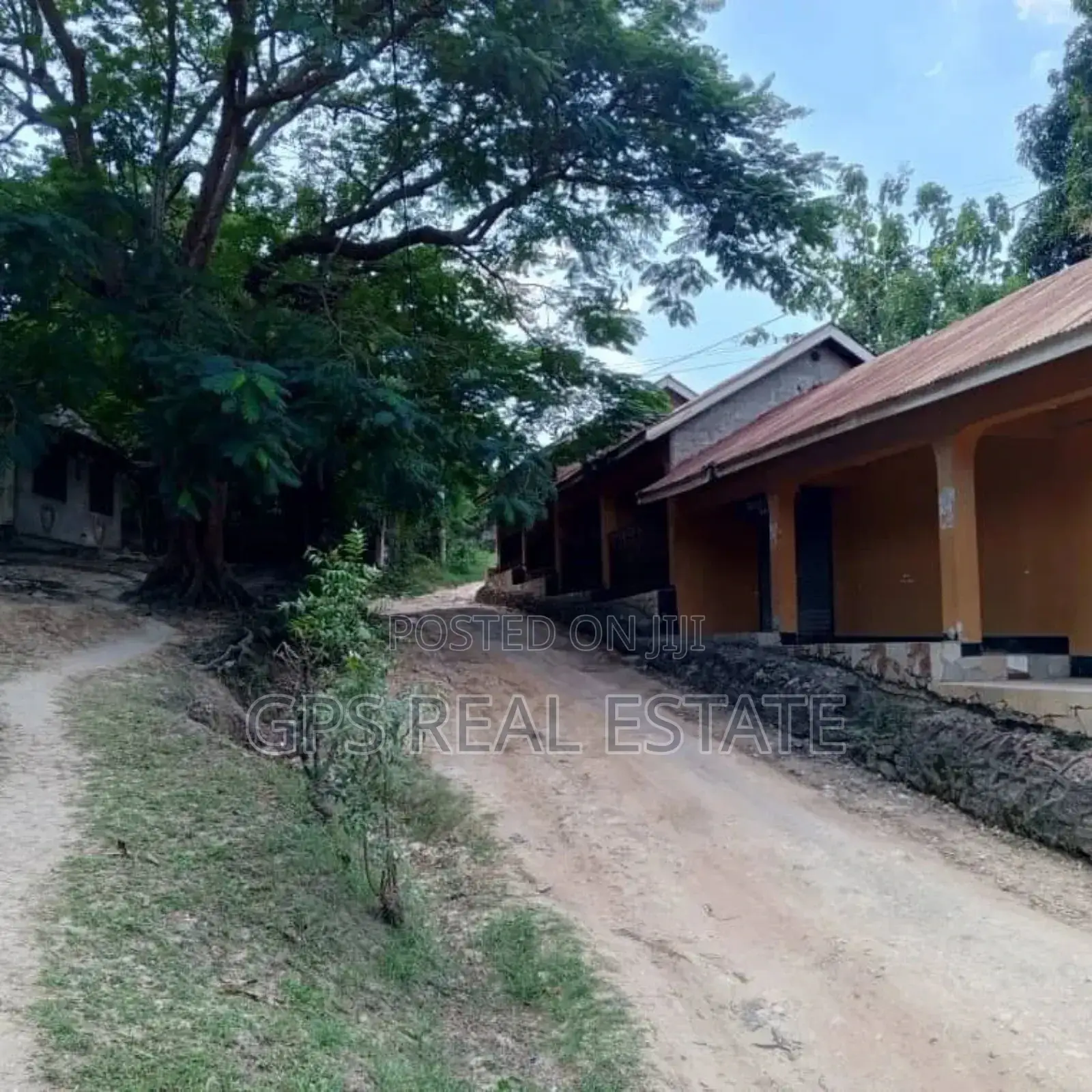 8bdrm House in Tangi Bovu, Mbezi Beach for sale in Mbezi Beach