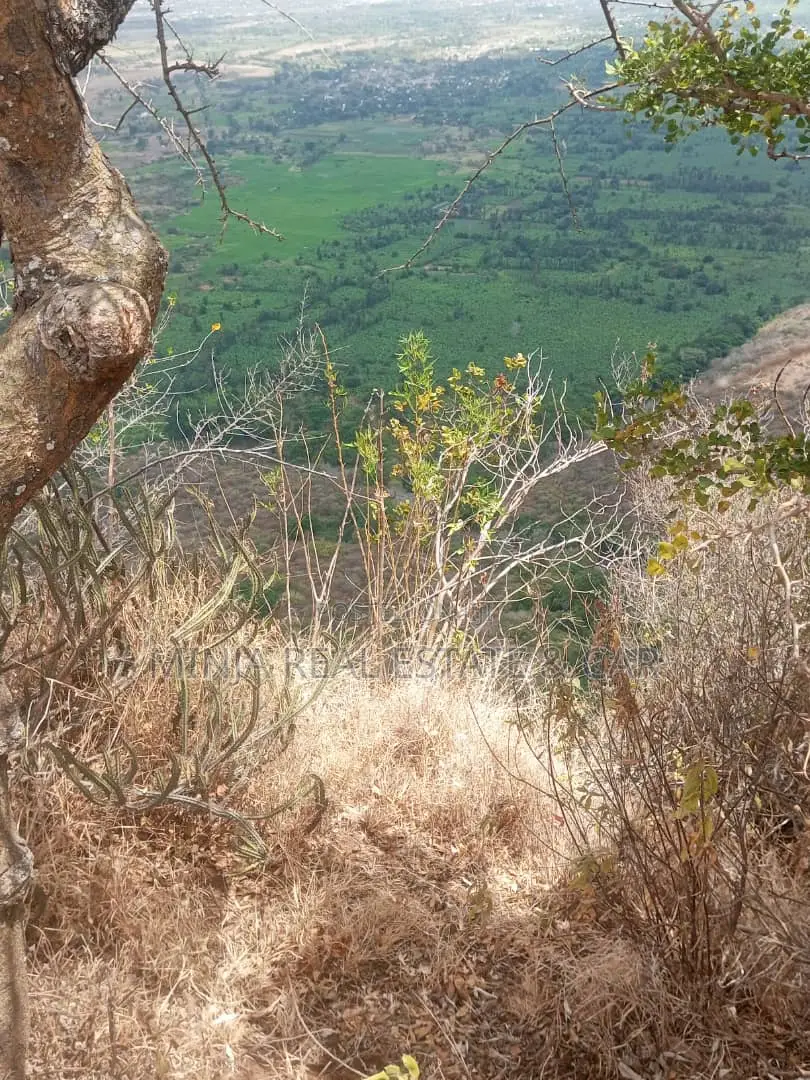 30 Acres for Sale With Lake Manyara View in Arri