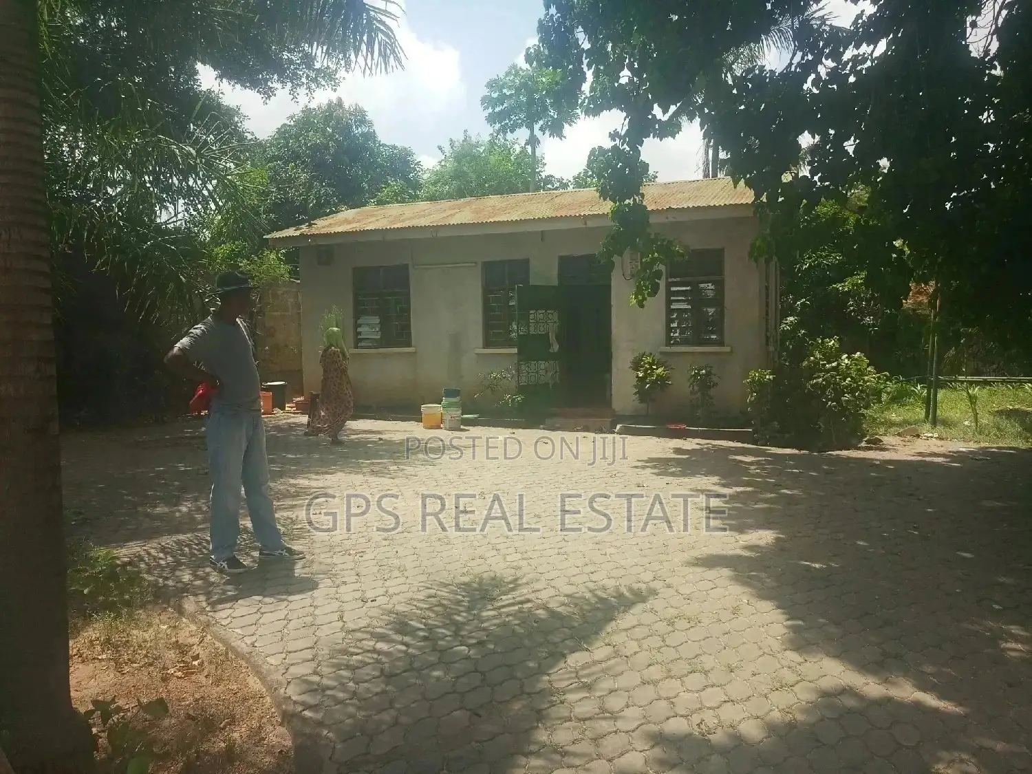 Plot & House For Sale in Ilala