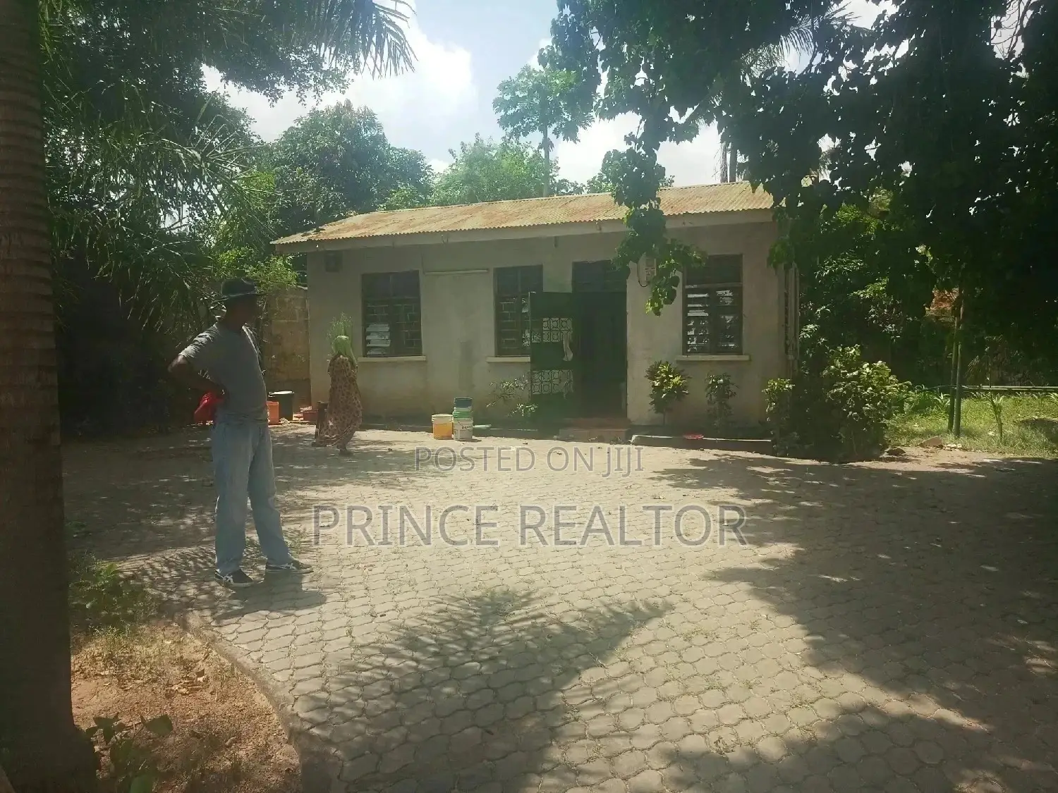 Plot & House For Sale in Ilala