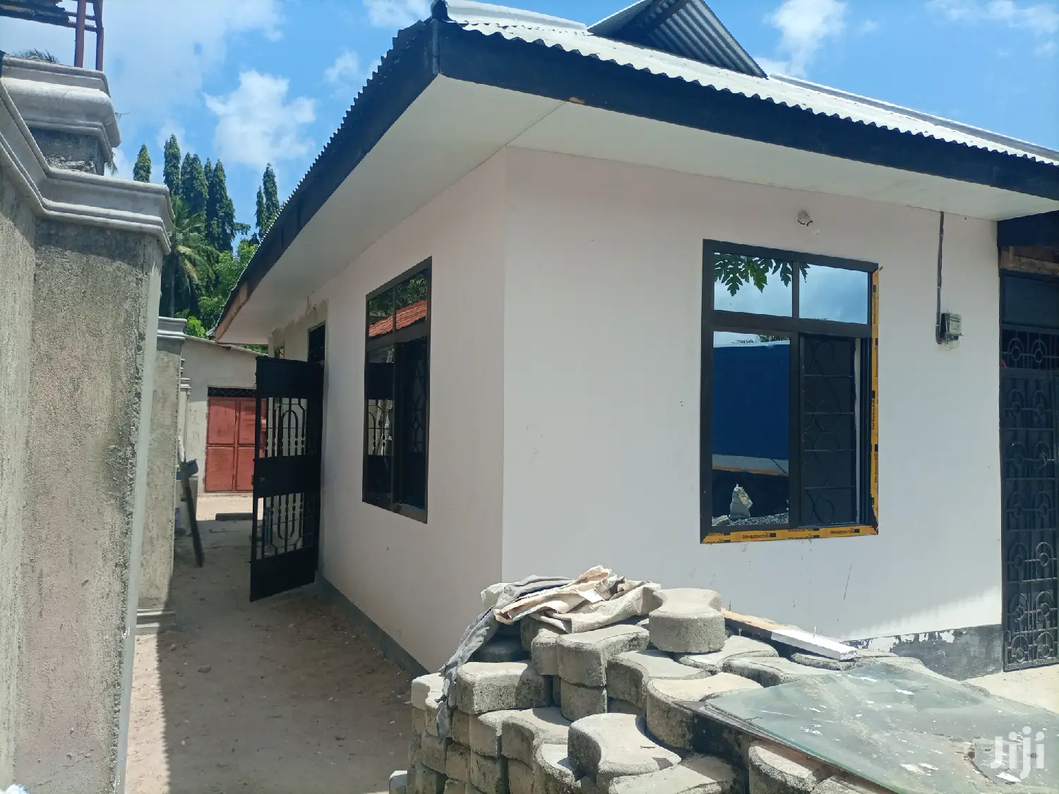 Master And Kitchen in Kinondoni