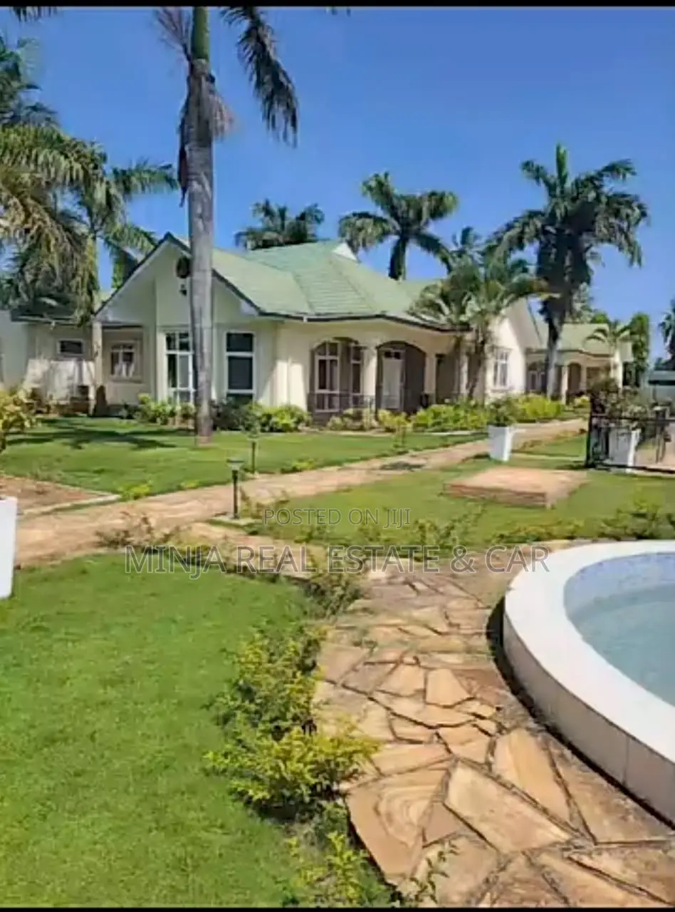8bdrm House in Kisota Kigamboni, Kivukoni for sale in Kivukoni