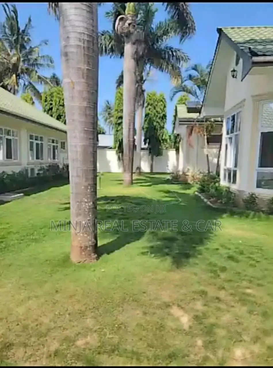 8bdrm House in Kisota Kigamboni, Kivukoni for sale in Kivukoni