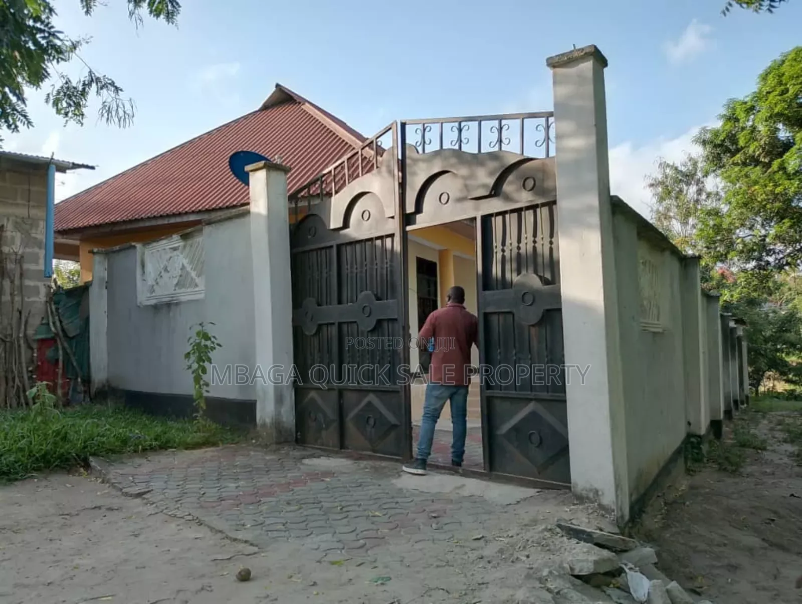 3bdrm House in Makofia, Kinyerezi for sale in Kinyerezi