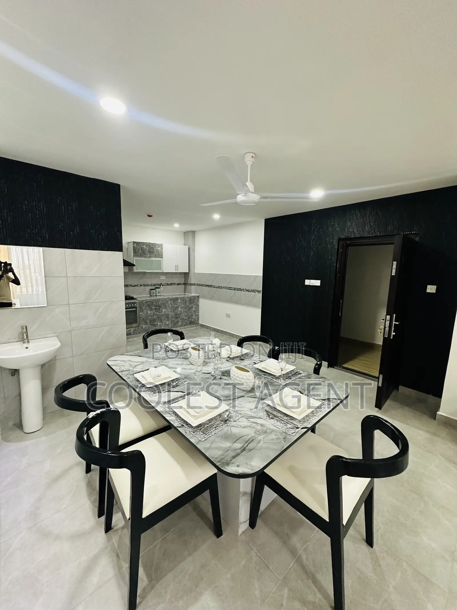 3bdrm Apartment in Msasani, Kinondoni for sale in Kinondoni