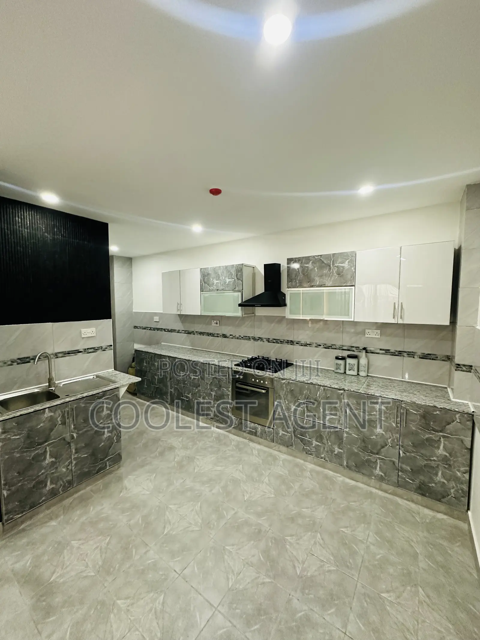 3bdrm Apartment in Msasani, Kinondoni for sale in Kinondoni