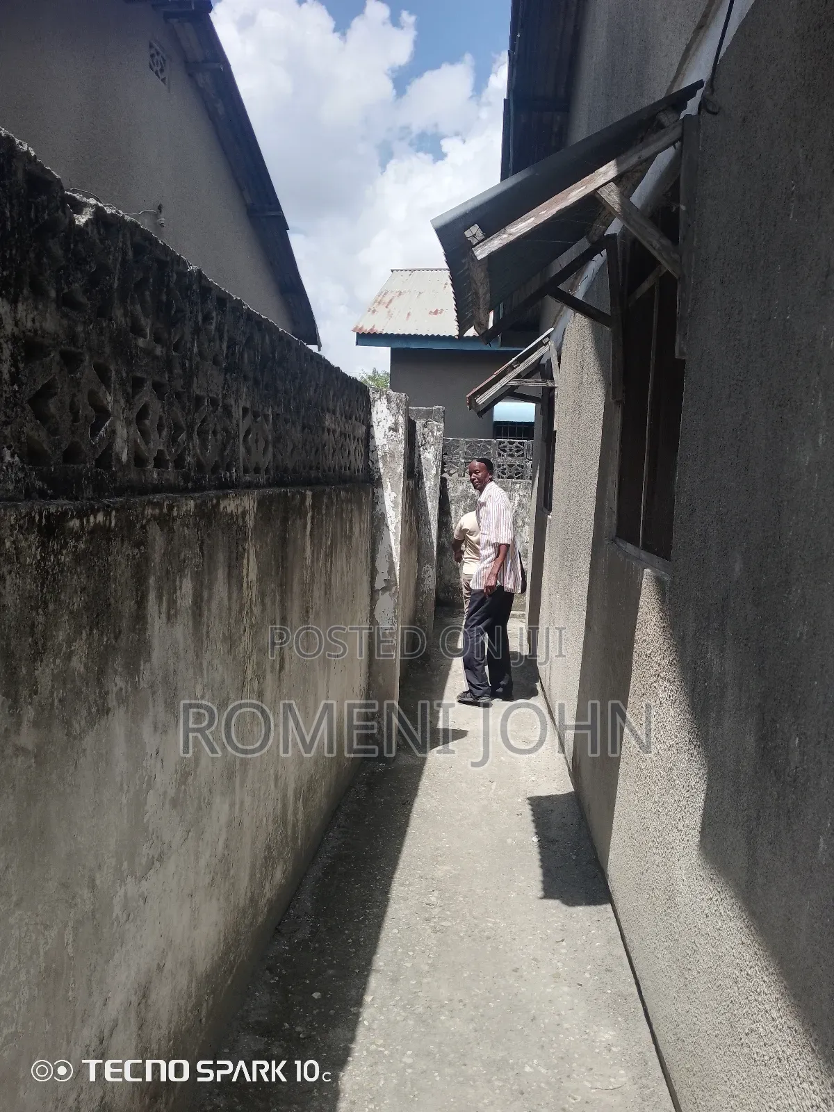 16bdrm Apartment in Tanzania Daresalaam, Ilala for sale in Ilala