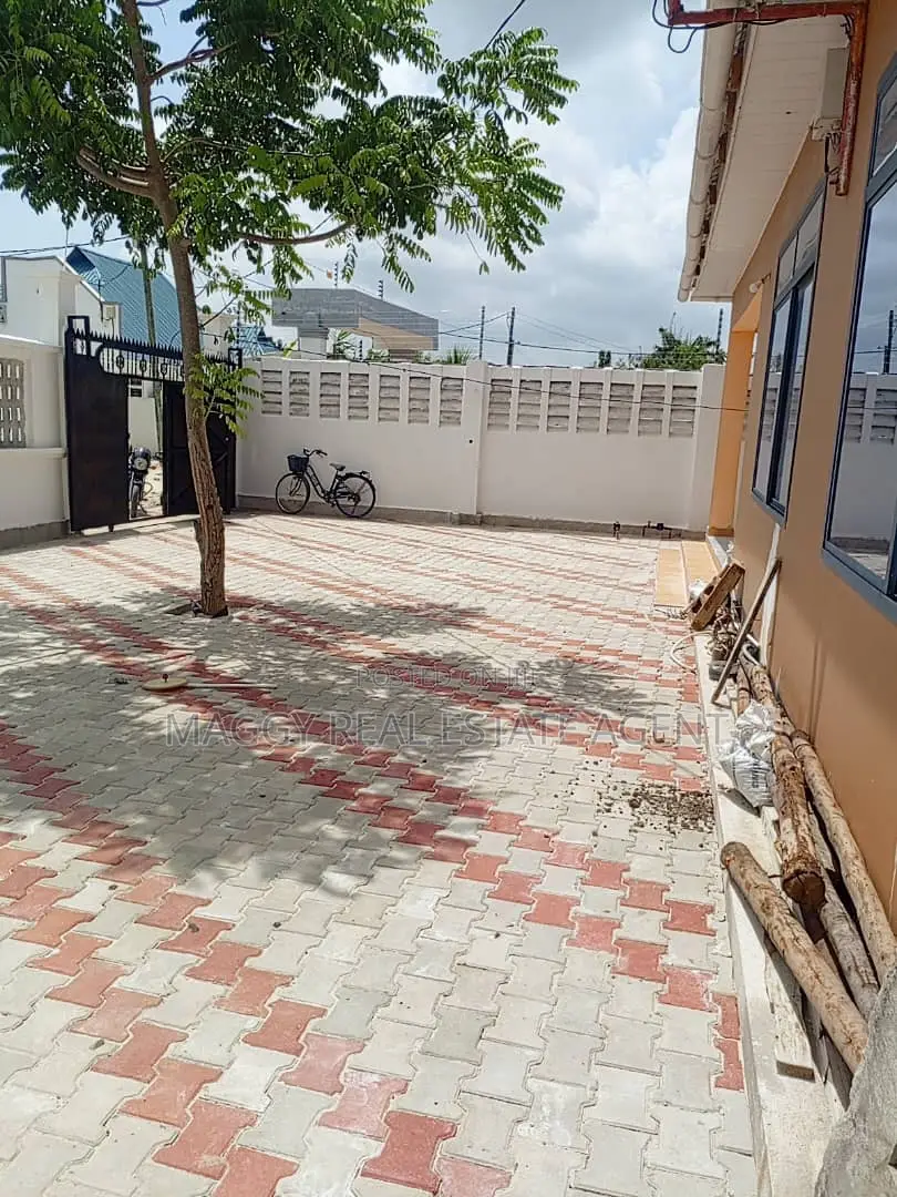 2bdrm House in Mbweni Teta for rent in Mbweni