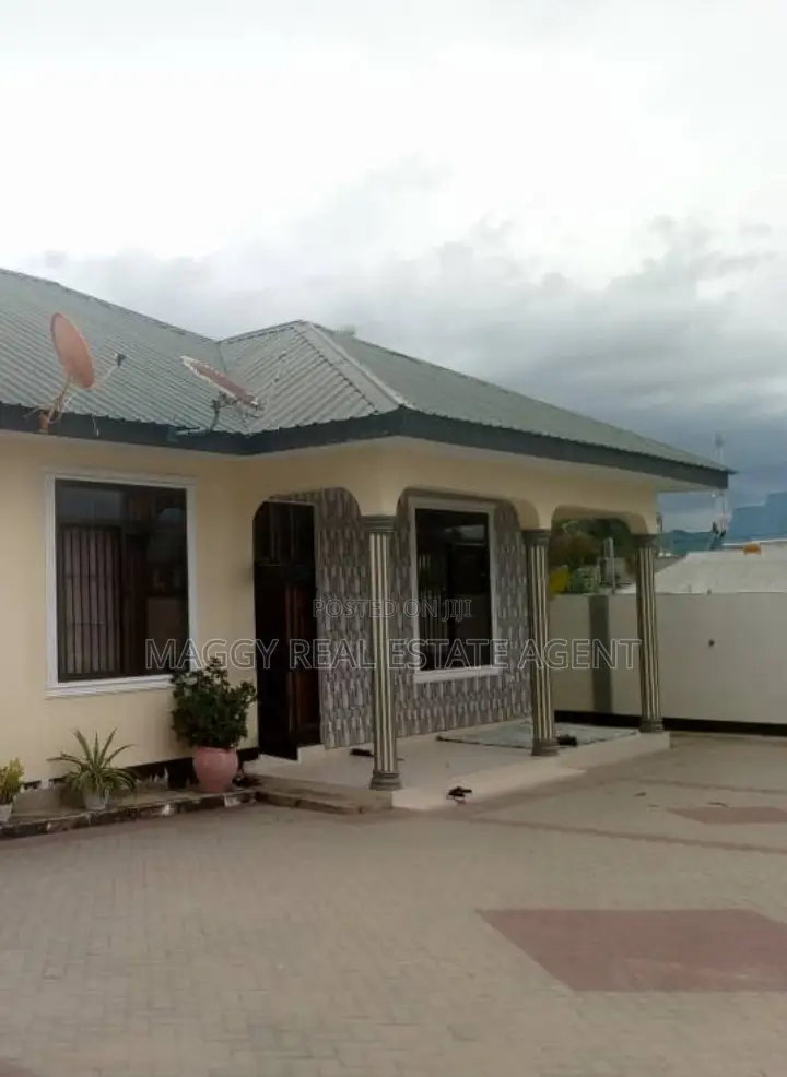 4bdrm House in Bunju Beach for rent in Bunju
