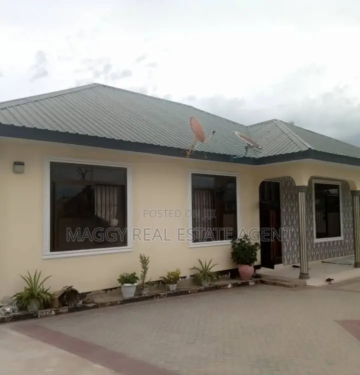 4bdrm House in Bunju Beach for rent in Bunju
