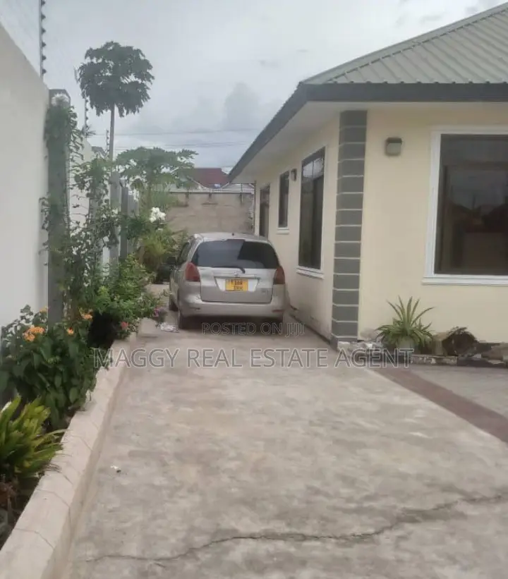 4bdrm House in Bunju Beach for rent in Bunju