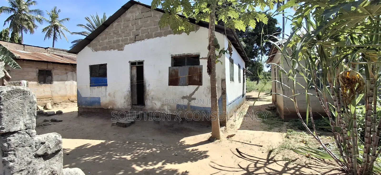 Eneo Linauzwa Kerege Manofu Barabarani in Bagamoyo