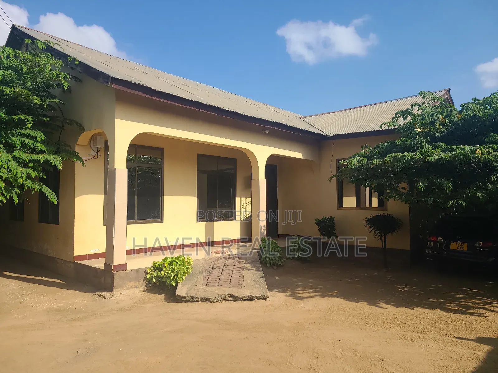 4bdrm House in Yombo for sale in Yombo