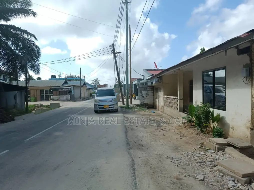 9bdrm House in Kinondoni for sale in Kinondoni