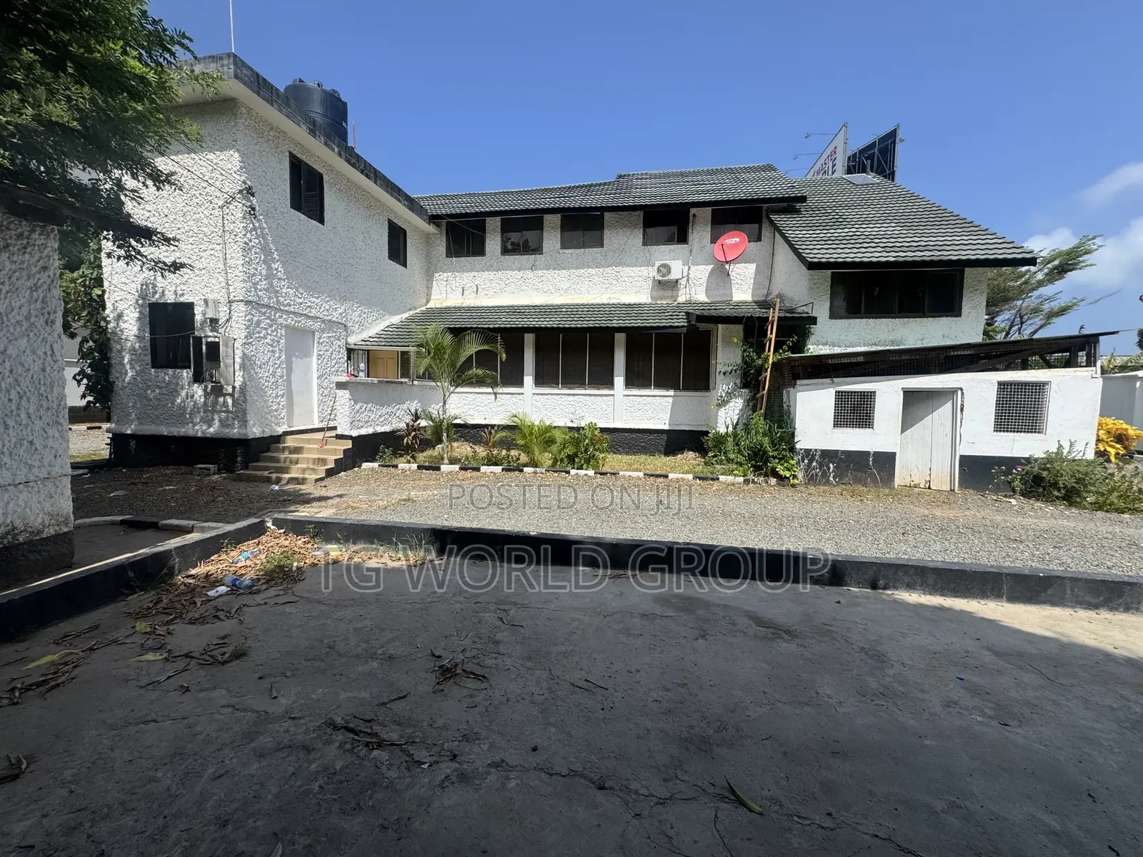 6bdrm Bungalow in Upanga West Near, Kinondoni for sale in Kinondoni