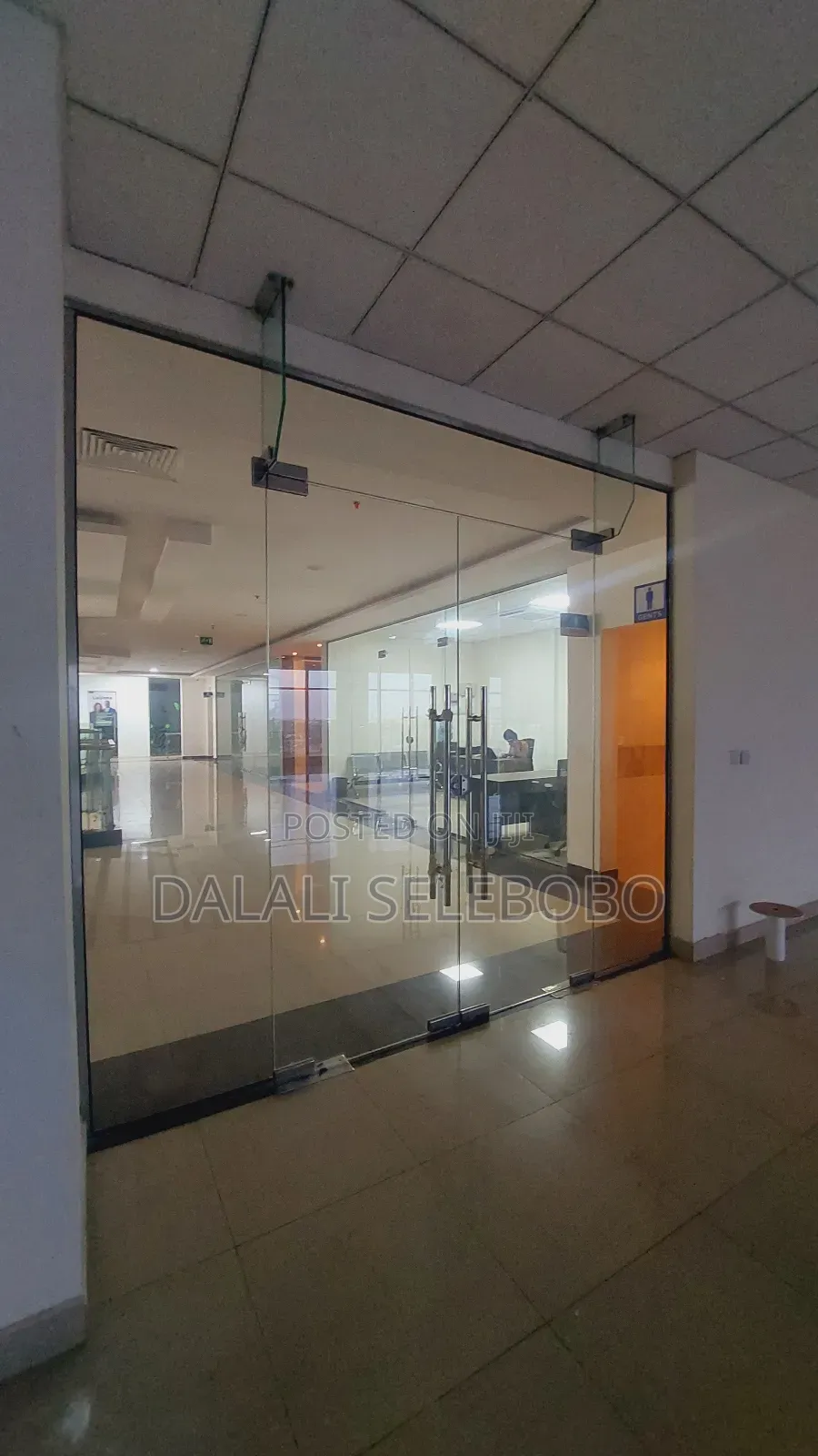 Office Space Kubwa Near by Main Road. in Kinondoni