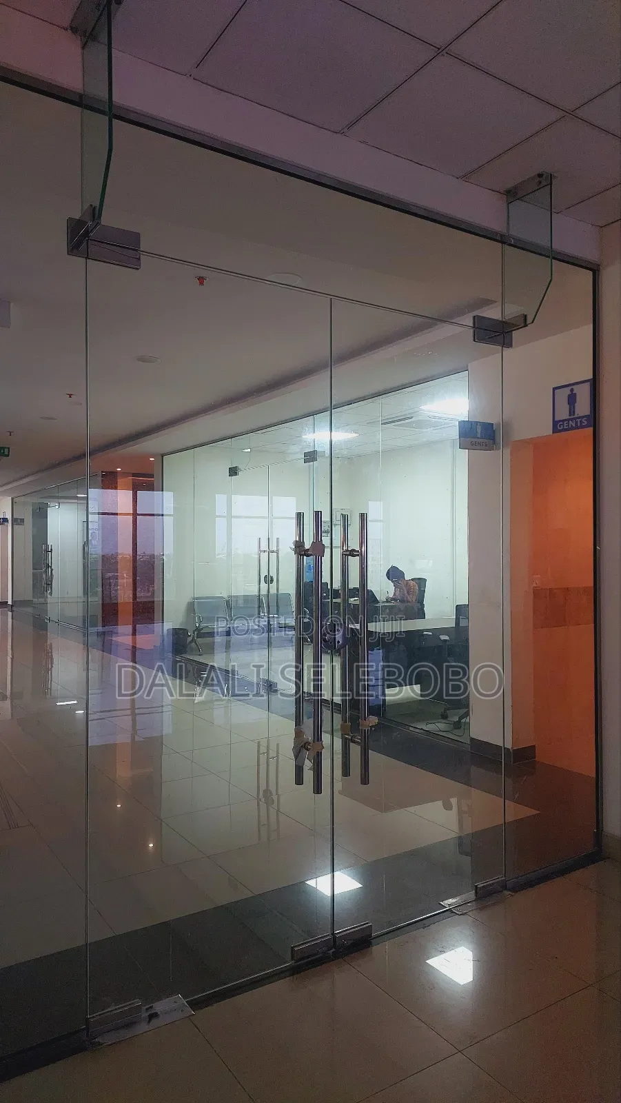 Office Space Kubwa Near by Main Road. in Kinondoni