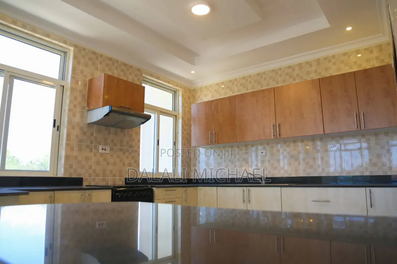3bdrm Apartment in Mbezibeach for sale in Mbezi Beach