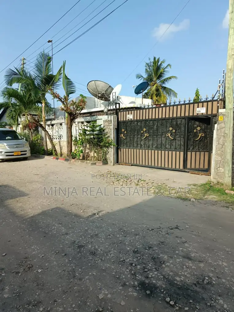 Plot With Demolished House for Sale in Kijitonyama Heko. in Kijitonyama