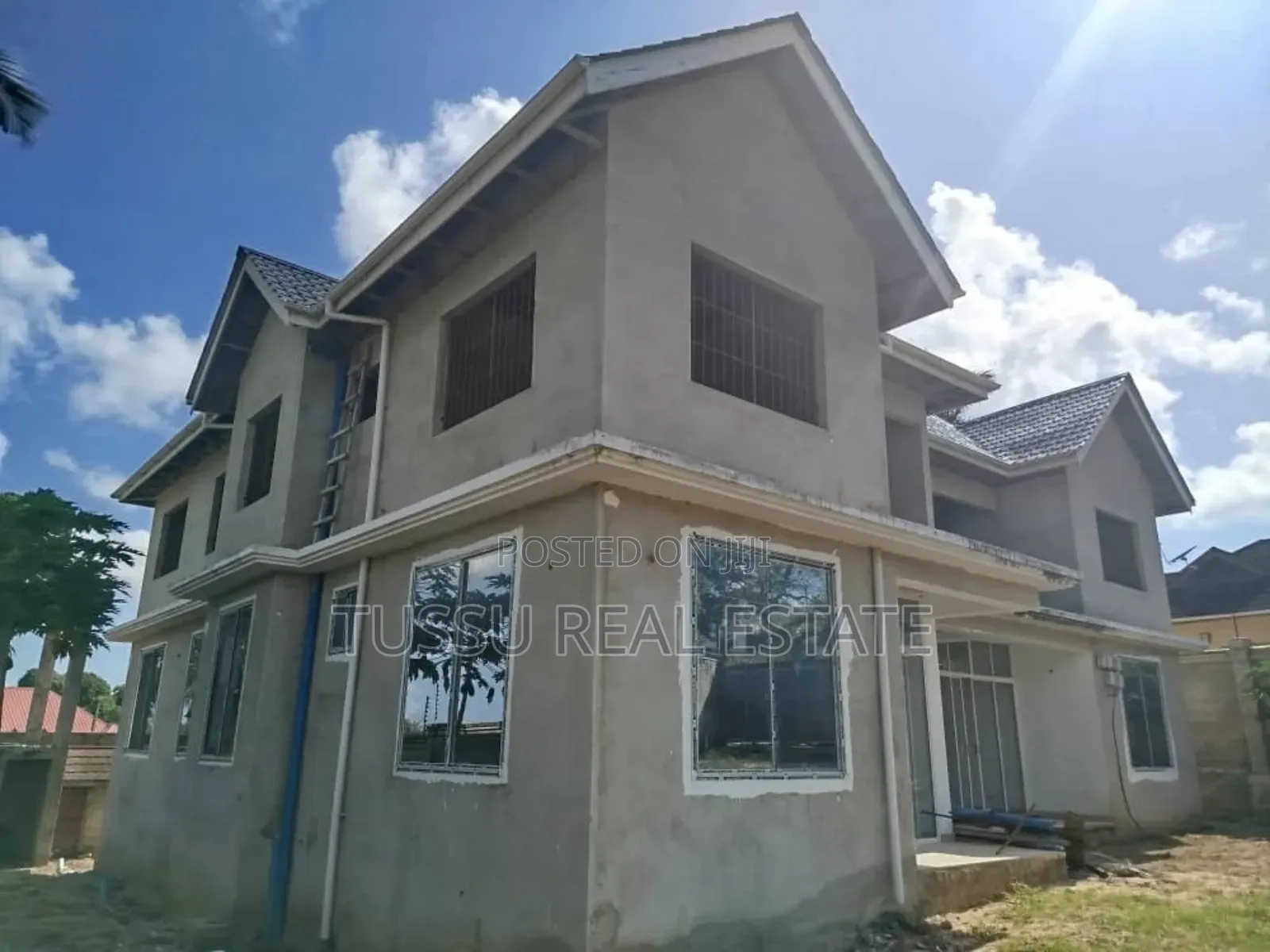 10bdrm Apartment in Kilimahewa Juu, Kinondoni for sale in Kinondoni