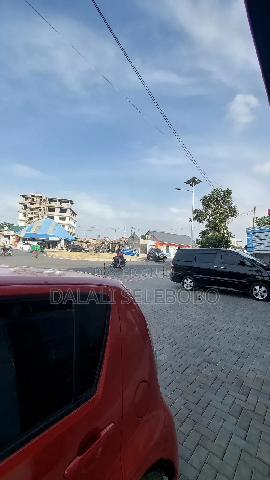 Frem 2in1 It Look at Tarmac in Kinondoni