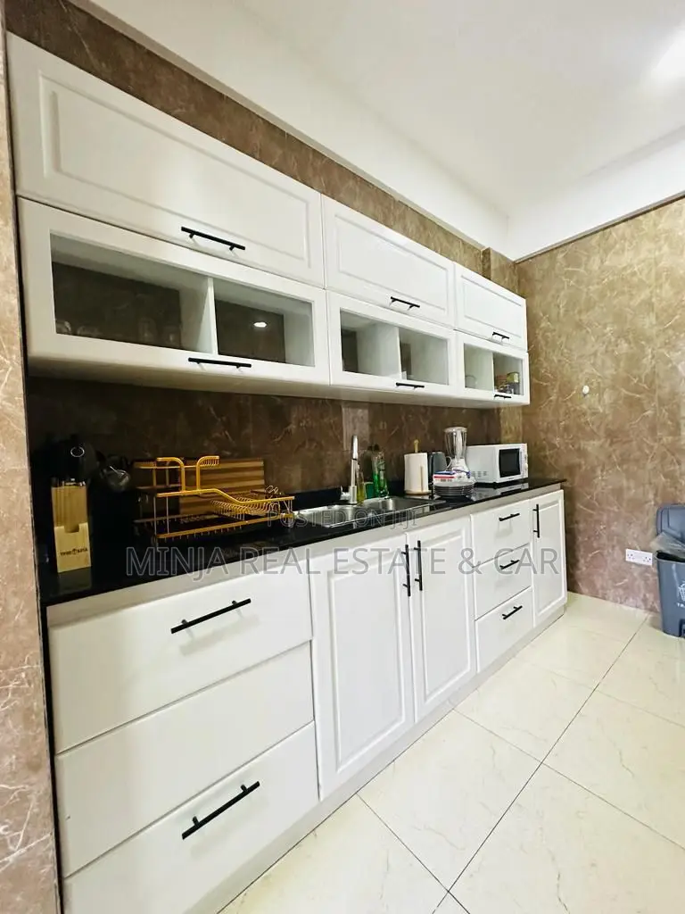 Furnished 4bdrm Apartment in Oyster Bay for rent in Oyster Bay