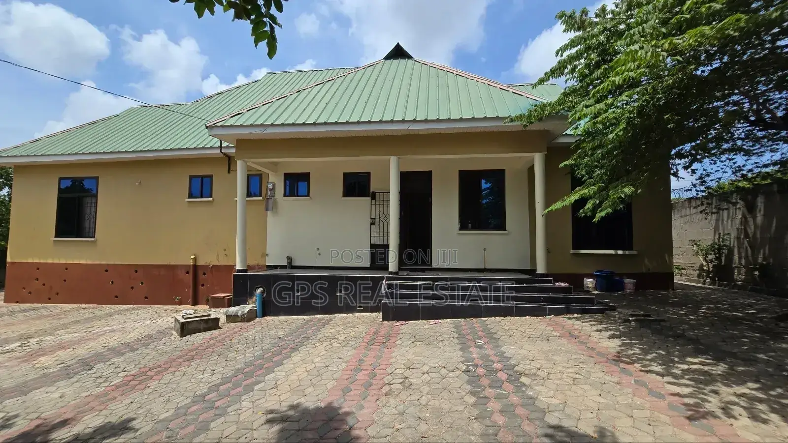 3bdrm House in Madale Kwa Kawawa, Kinondoni for sale in Kinondoni