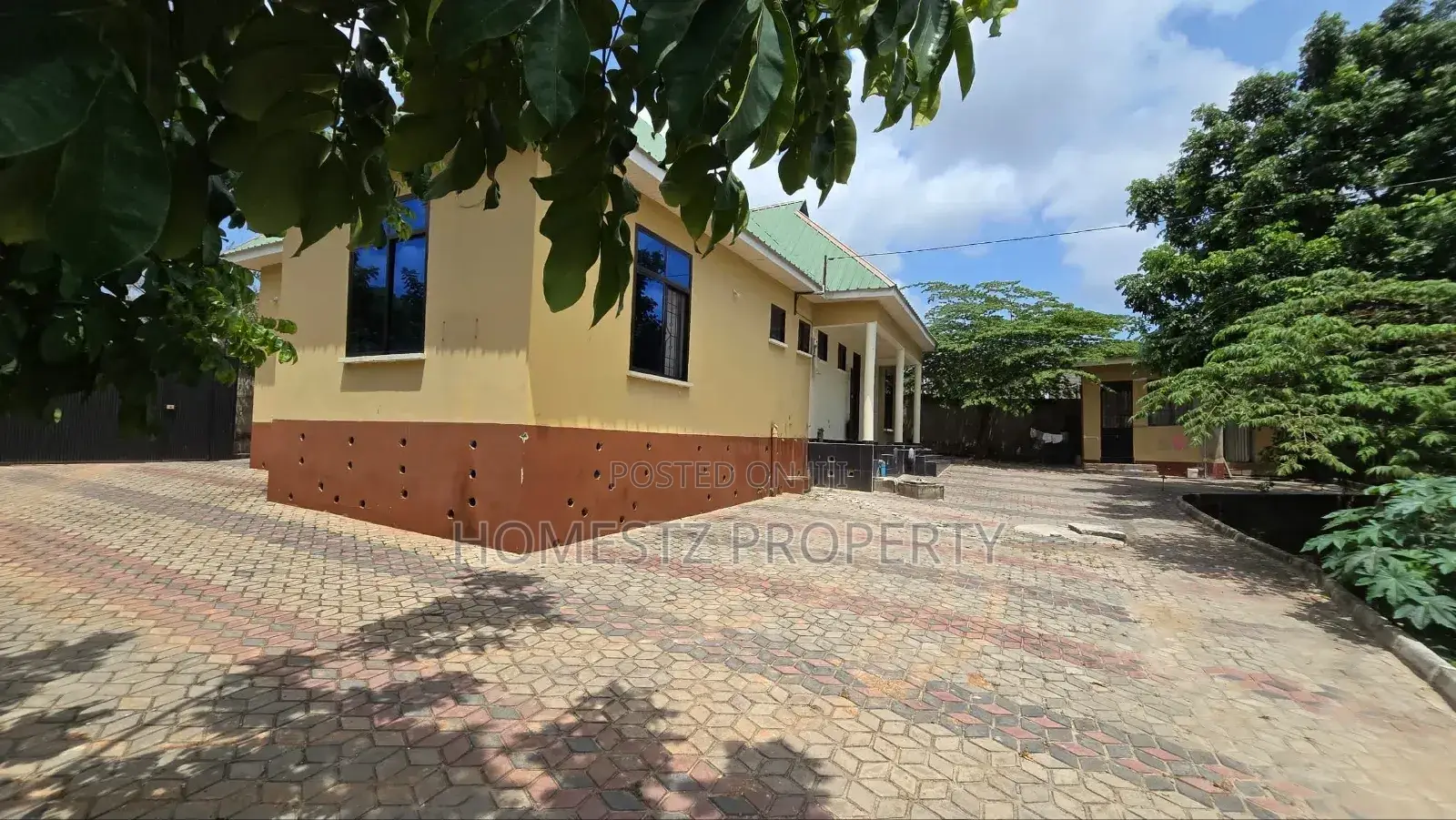 3bdrm House in Madale Kwa Kawawa, Kinondoni for sale in Kinondoni