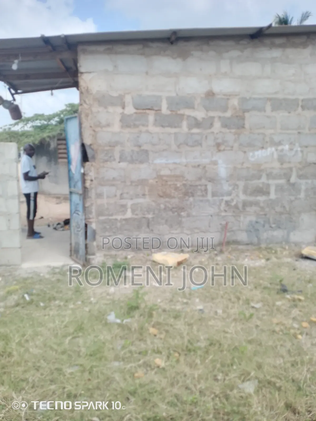 Eneo La Kibiashara Linauzwa Milioni 20 Ukonga Mkolemba. in Ilala