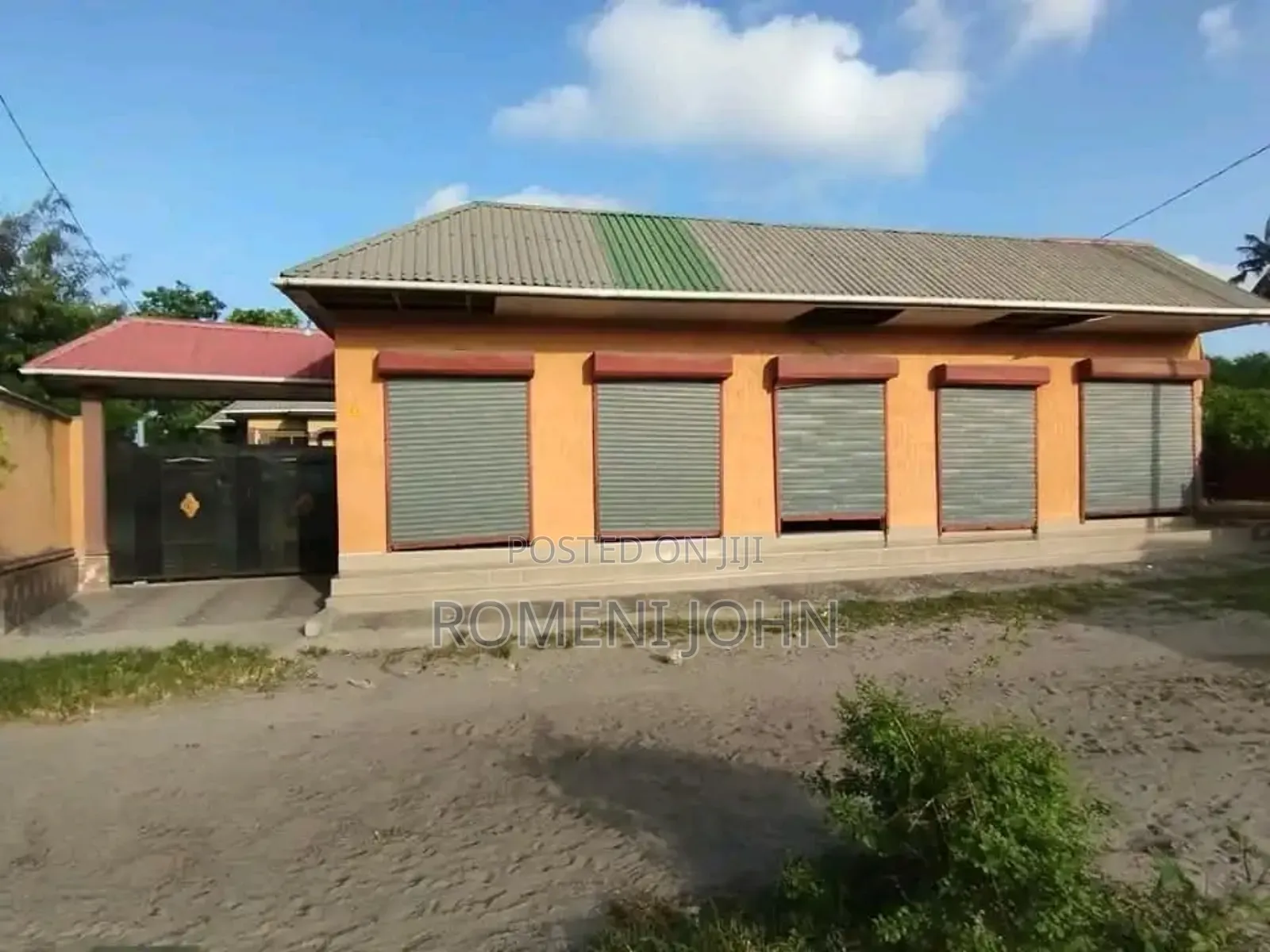 9bdrm Apartment in Tanzania Daresalaam, Ilala for sale in Ilala
