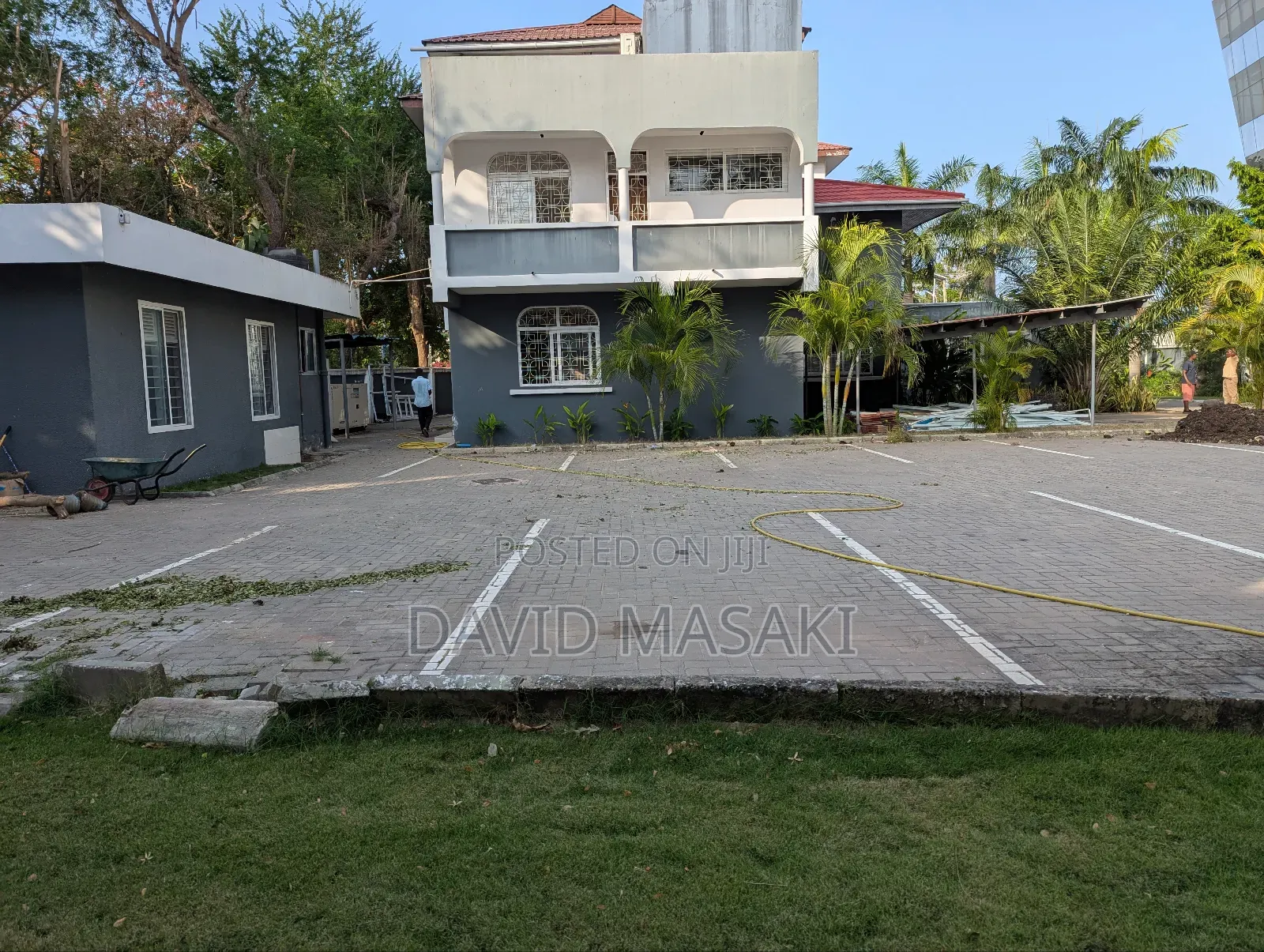 13bdrm House in Office Building, Masaki for rent in Masaki