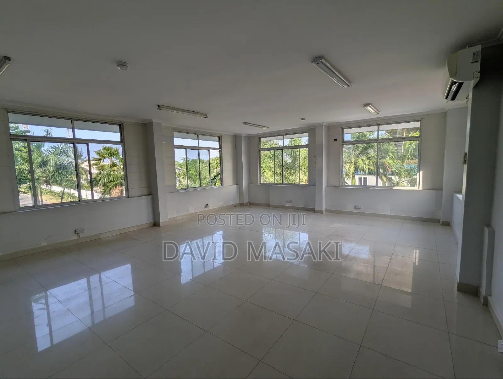 13bdrm House in Office Building, Masaki for rent in Masaki