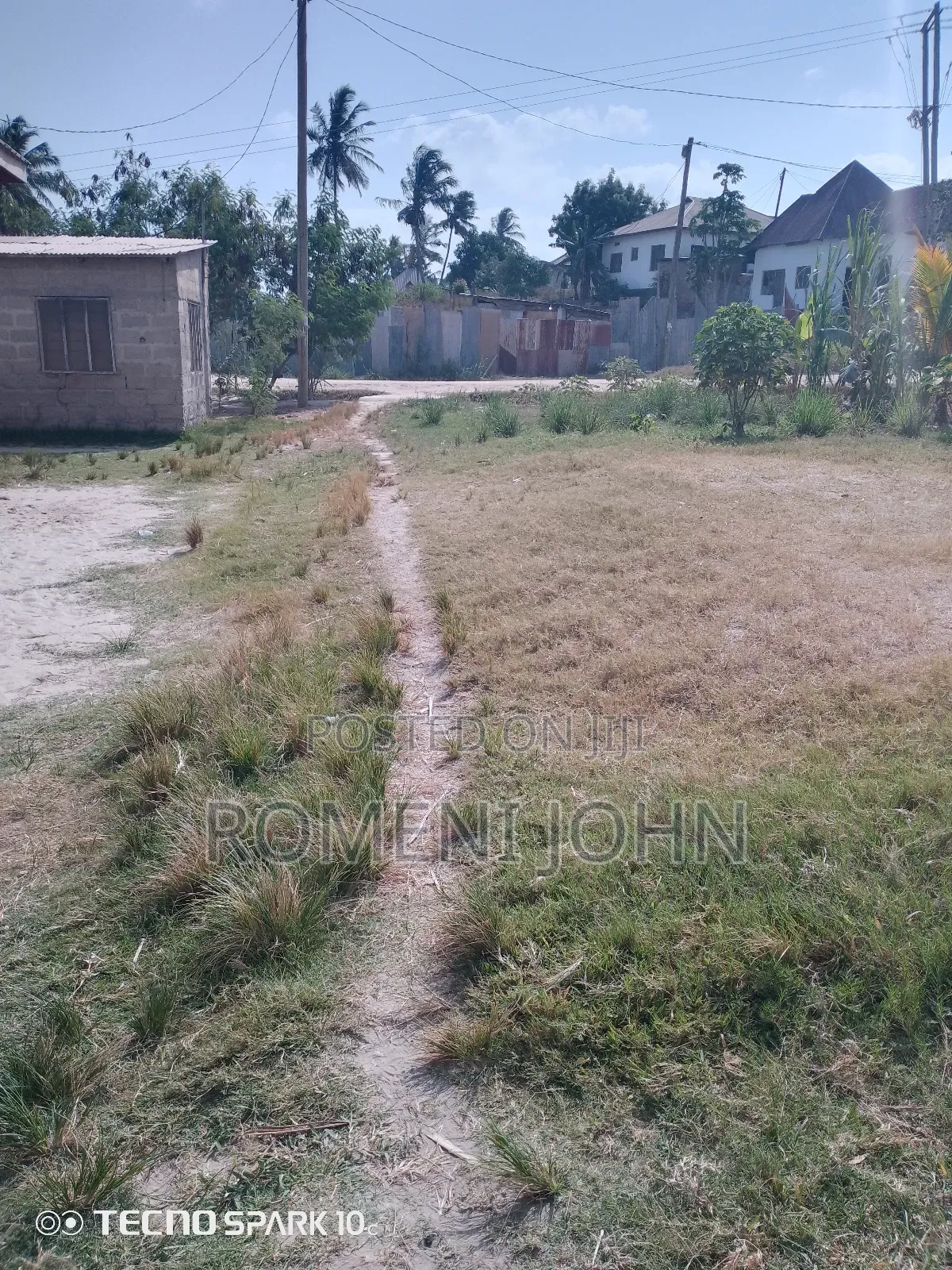 Kiwanja Sqmita 300 Kinauzwa Milioni 7.5 Ukonga Kwa Fundi. in Ilala