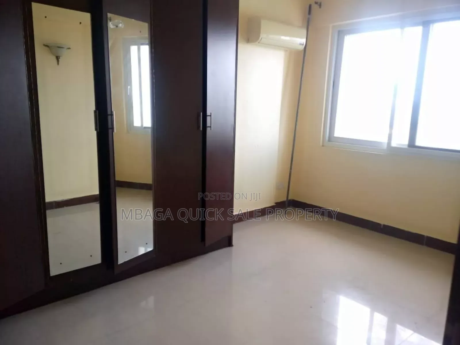 3bdrm Apartment in Upanga for sale in Upanga East