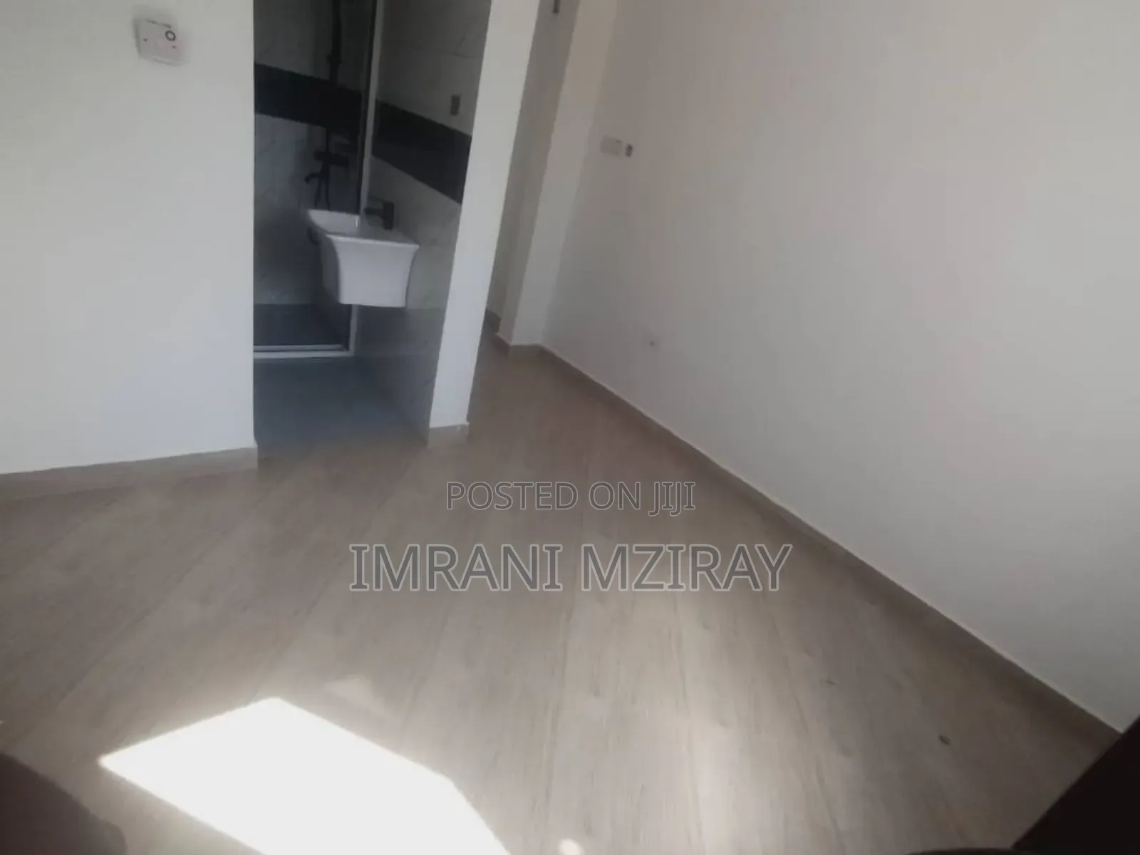 8bdrm Bungalow in Kariakoo for sale in Kariakoo