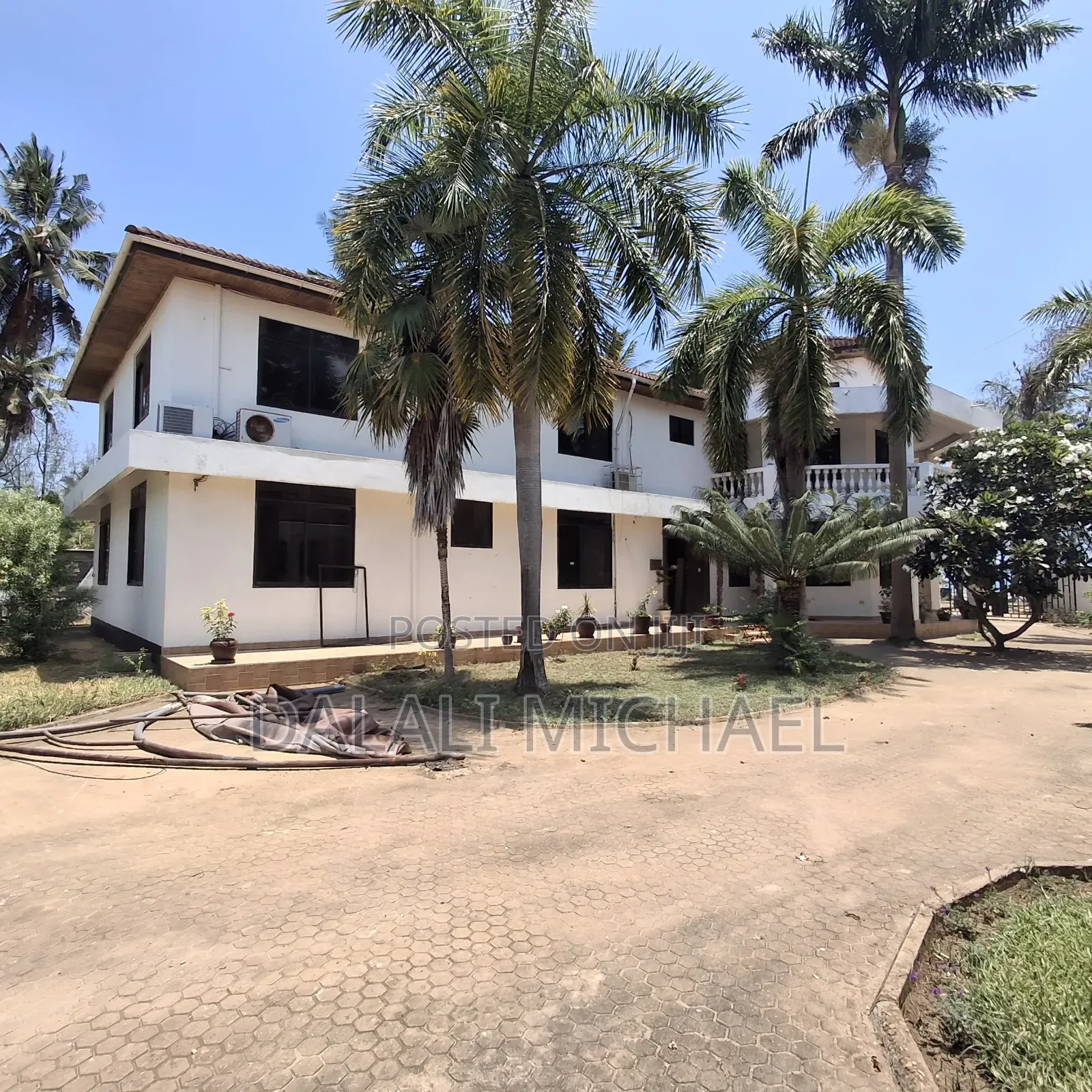 8bdrm Bungalow in Mbezibeach for rent in Mbezi Beach