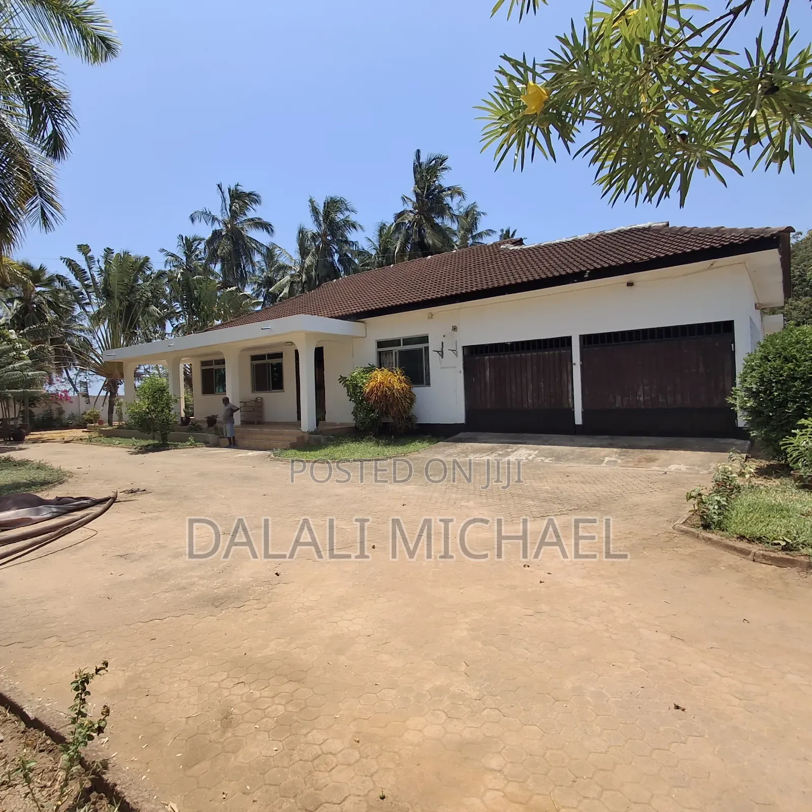 8bdrm Bungalow in Mbezibeach for rent in Mbezi Beach