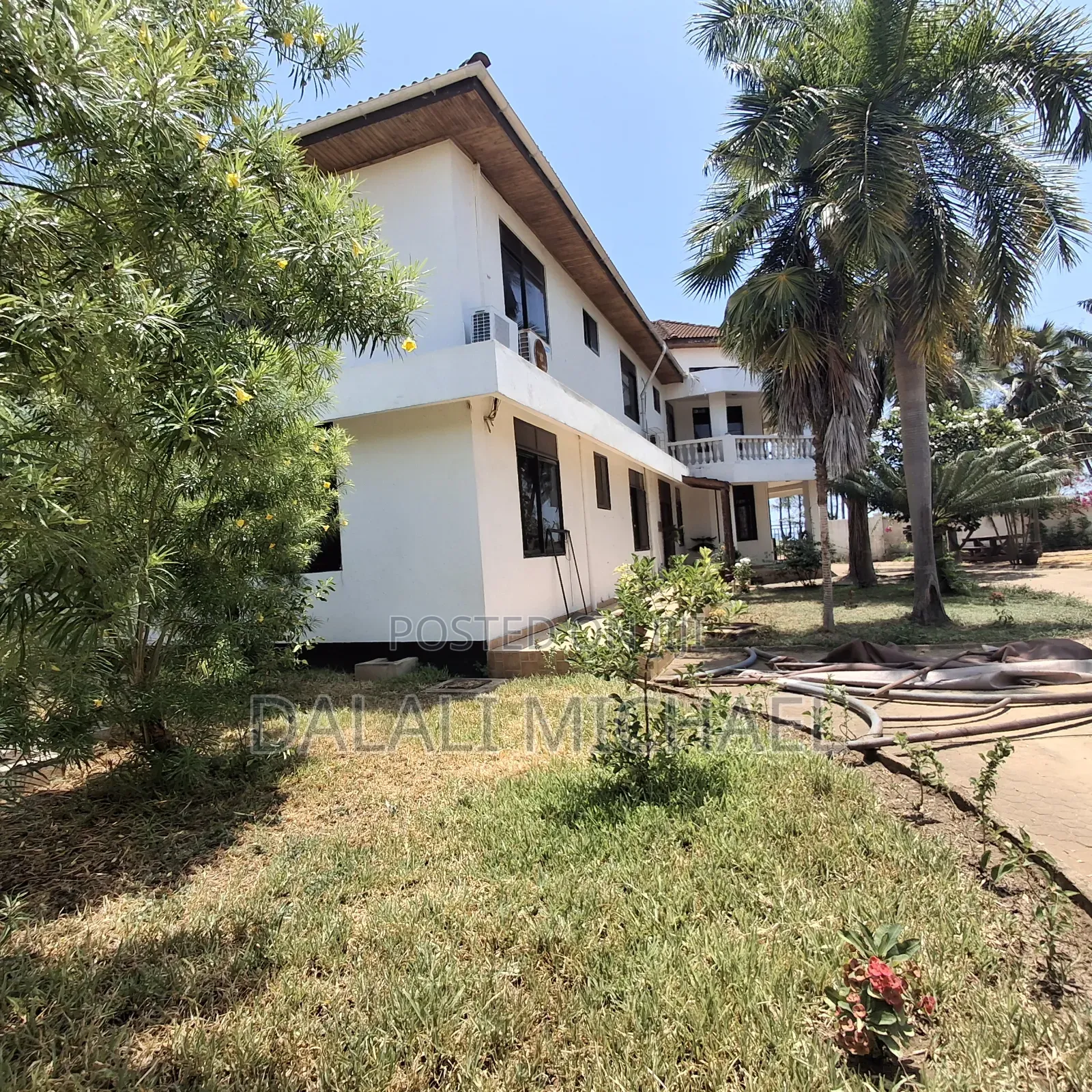 8bdrm Bungalow in Mbezibeach for rent in Mbezi Beach